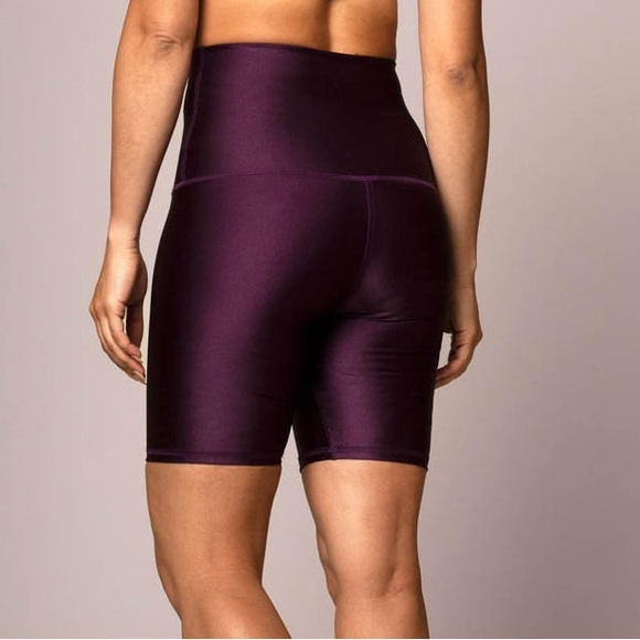 Emily Hsu Ultra luxe Bike Short CABERNET size XSmall - Picture 6 of 11